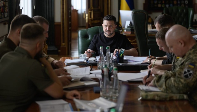 Зеленський погодив продовження дипстрайків: Україна вражає цілі на понад 3000 км