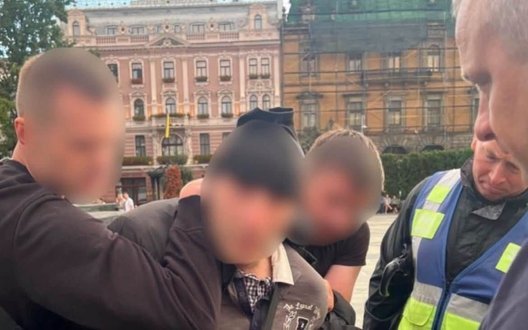 У Львові під час мітингу за Федорова затримали чоловіка з ножем
