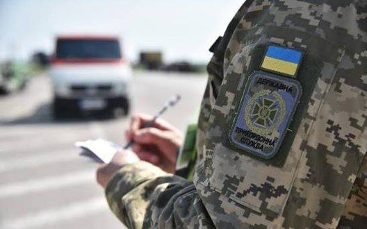 Податкова автоматично отримуватиме дані про перетин кордону кожним українцем