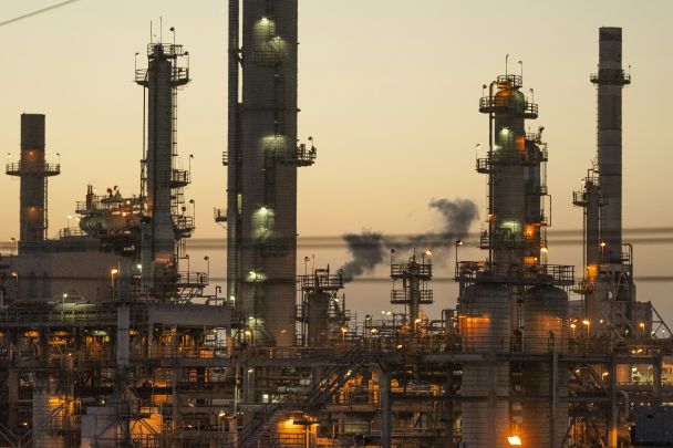Удари по НПЗ Росії дали результат — нафтопереробка впала до мінімуму за 24 роки