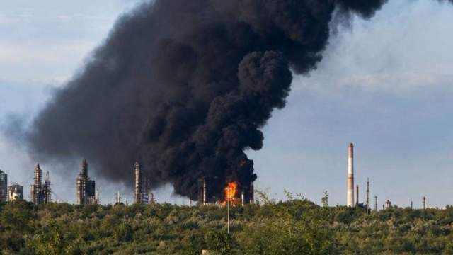 Дрони атакували Сизранський НПЗ: нафтопереробка РФ впала до рівня 2002 року