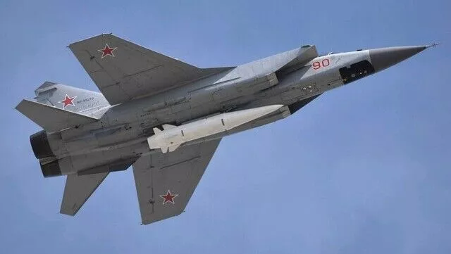МіГ-31К у повітрі: в Україні оголошено загрозу ракет «Кинджал» по всій країні