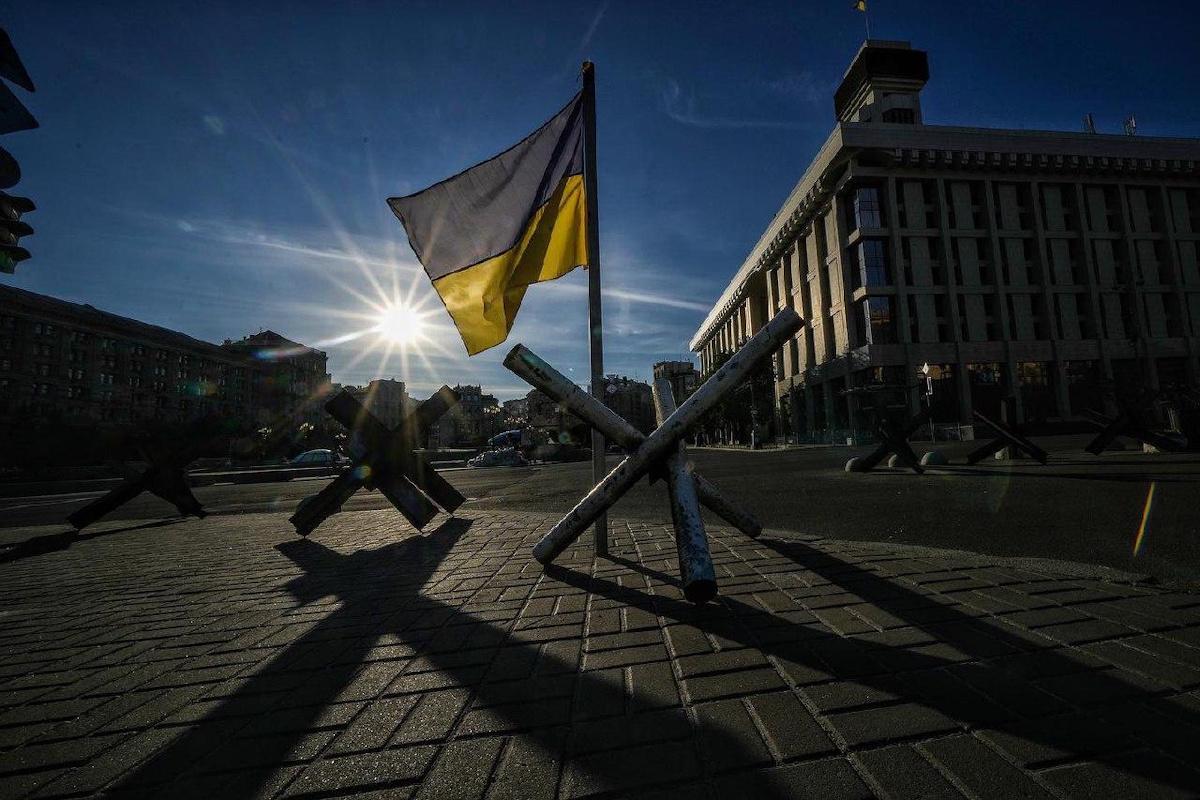Опитування КМІС: 61% українців готові терпіти війну стільки, скільки потрібно