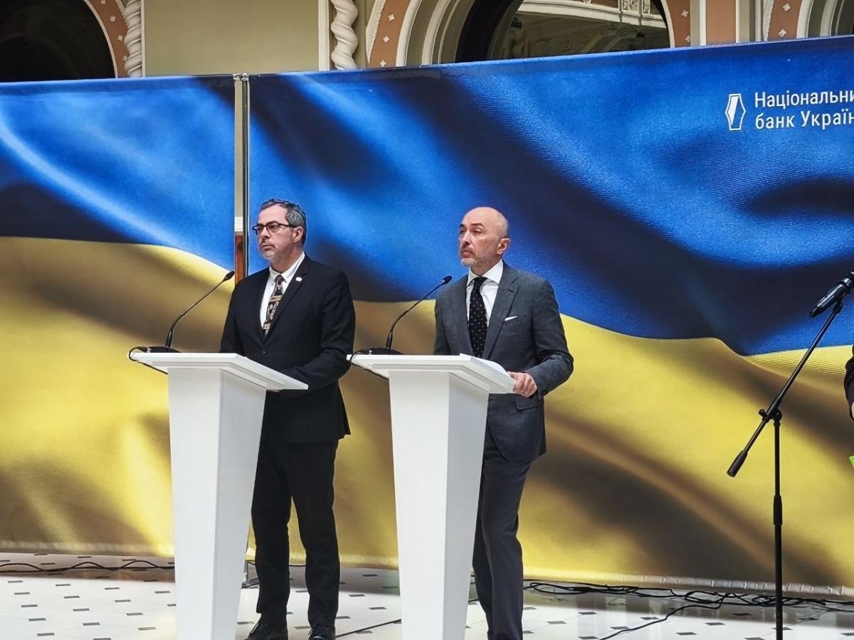 НБУ випустить пам'ятну монету на честь Папи Іоана Павла II та його візиту до України
