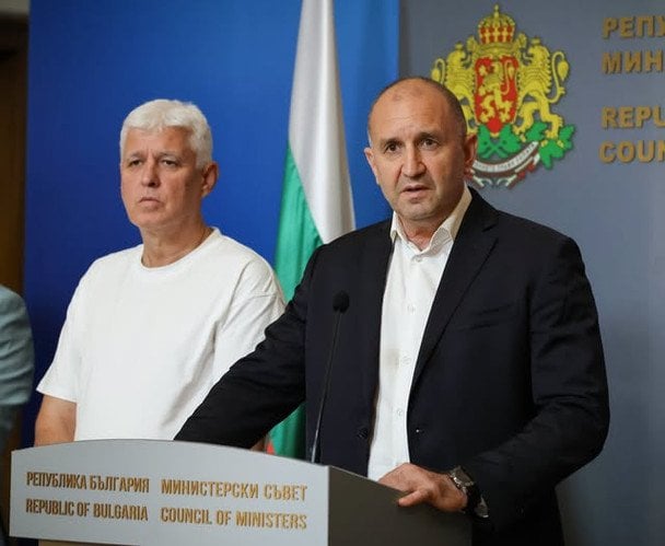 Потужний шторм накрив узбережжя Одеси: шквальний вітер зносить усе на шляху