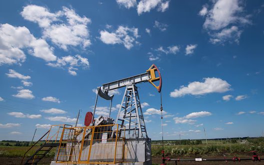 Нафта подорожчала майже на 3% через блокування Ормузької протоки