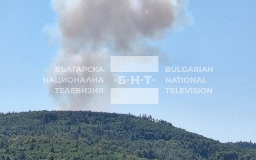 Вибух на складі боєприпасів у Болгарії: сотні евакуйовані, тривають детонації