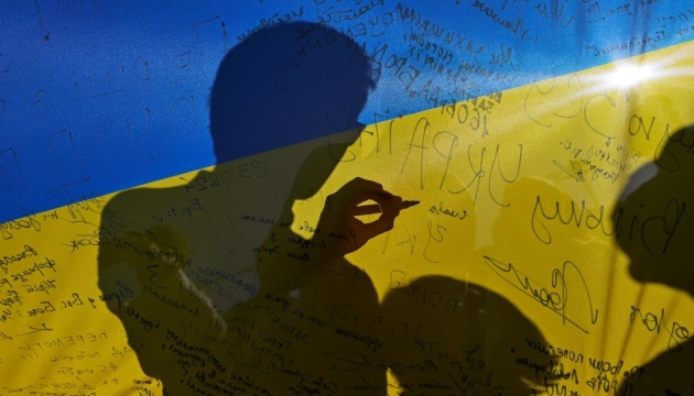 КМІС: Залужний лідирує за довірою українців, Зеленський на четвертому місці