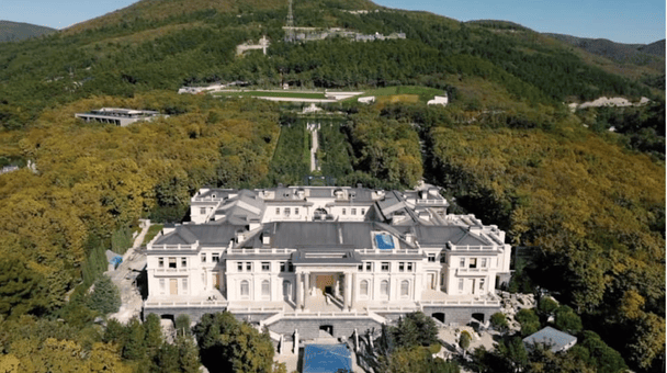 Україна методично знищує ППО Росії поблизу Геленджика: вражено С-400 та РЕБ біля резиденції Путіна