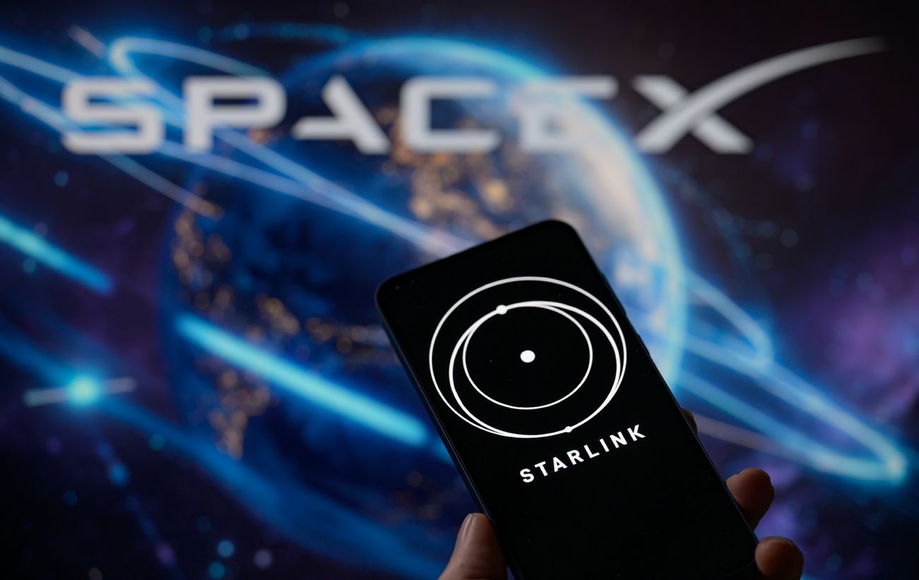 Польща може відключити Starlink для України через конфлікт Сікорського з Маском
