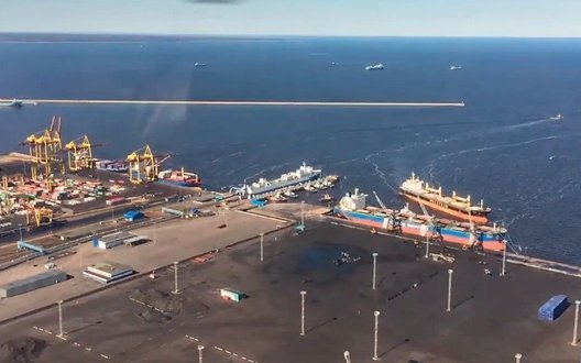 Атака дронів на Ленінградську область: у порту Усть-Луга спалахнула пожежа