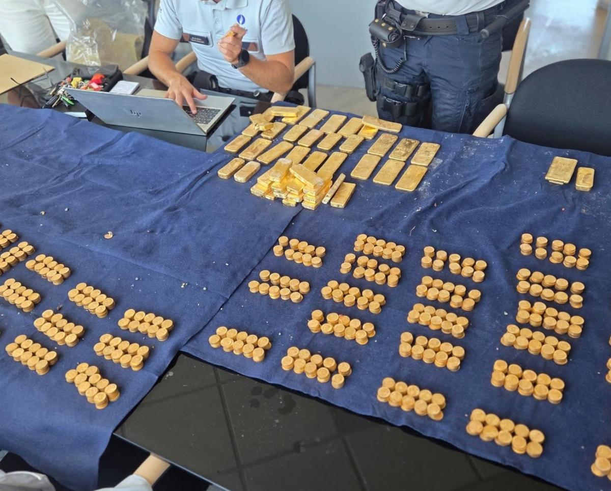 Будівельники знайшли ящик із золотом у підвалі в Бельгії — скарб вилучила поліція