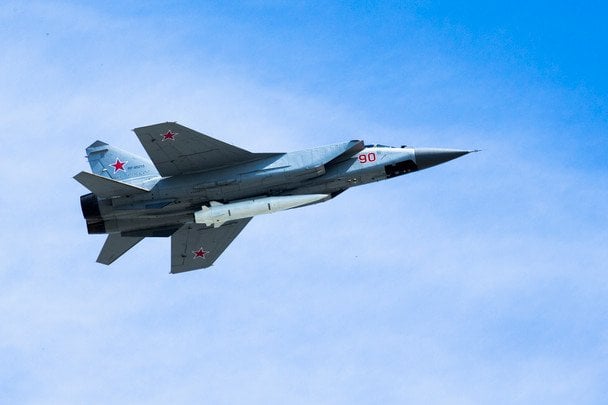 Вибухи у Саваслейці: дрони атакували базу носіїв ракет «Кинджал» у Росії