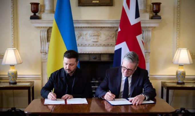 Зеленський та Стармер підписали оборонну декларацію про посилення співпраці України і Британії