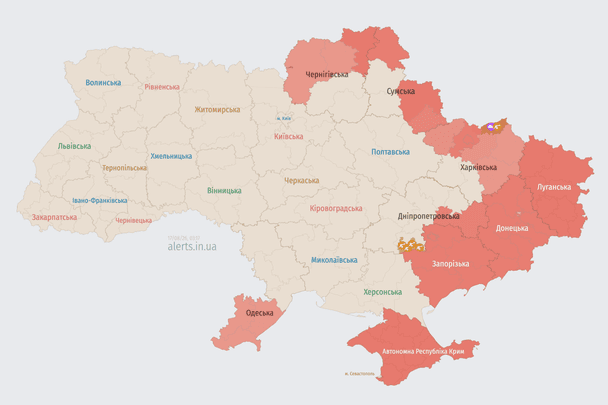 Росія атакує Україну дронами та КАБами в кількох напрямках
