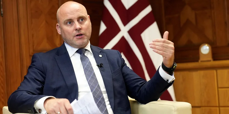 Прем'єр Латвії закликав ЄС повністю заборонити видачу віз росіянам