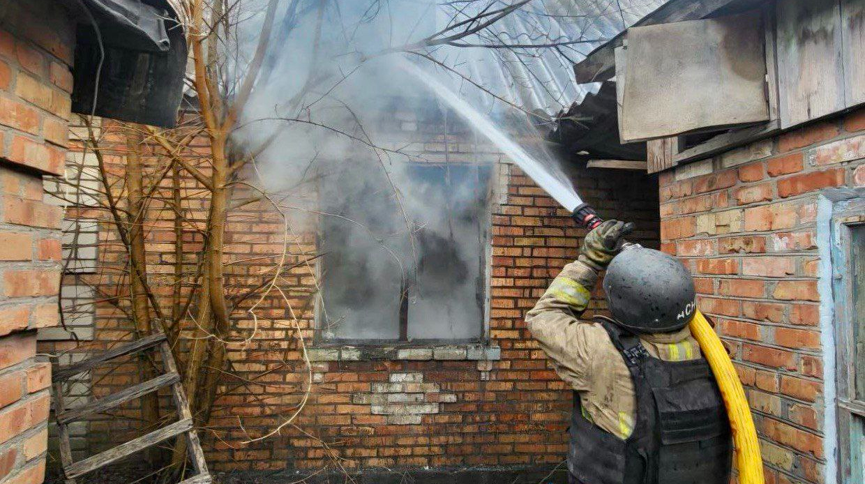 Росія вдарила по Дніпропетровщині та Запорізькій: 40+ атак, двоє поранених жінок