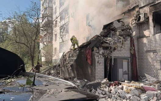 Реактивний дрон влучив у багатоповерхівку в Чернігові: 20 постраждалих