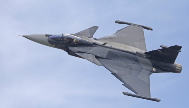 В Угорщині розбився військовий винищувач Gripen, пілот катапультувався