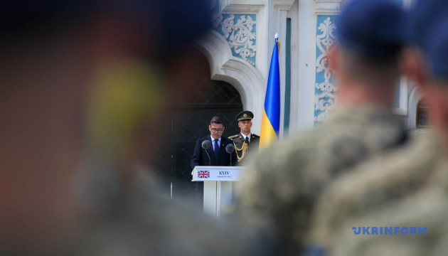 Прем'єр Британії Бернем обіцяє допомогти Україні знищувати ракети РФ до їх запуску