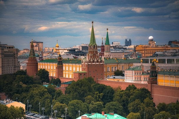 Секретар Ватикану Галлахер вперше за 5 років зустрівся з Лавровим і закликав завершити війну