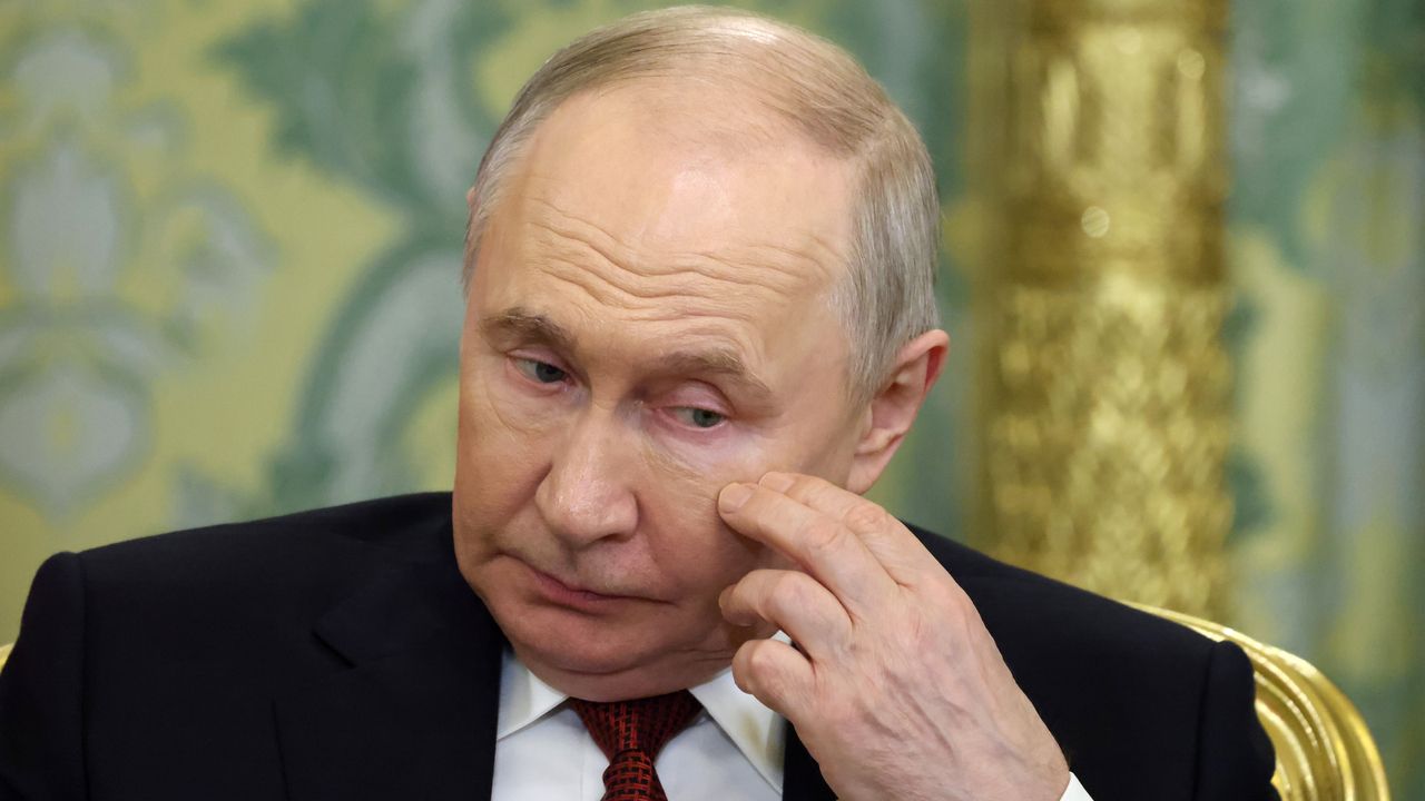 Путін підписав три таємних укази після зустрічі з директором ЦРУ Реткліффом