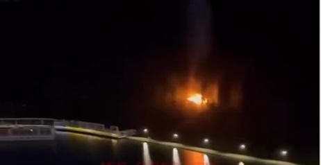 Пожежа у дитячому таборі в Буковелі: будівля охоплена вогнем