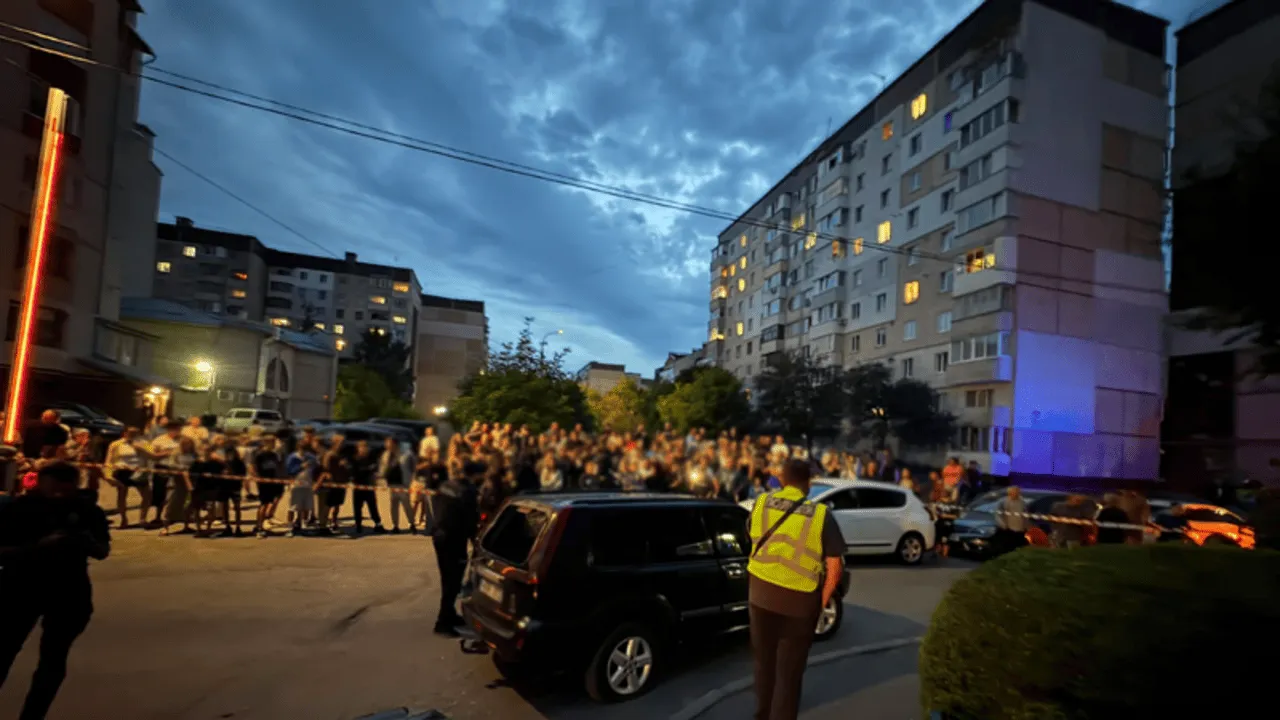 Група людей напала на авто ТЦК у Тернополі, один військовий у лікарні