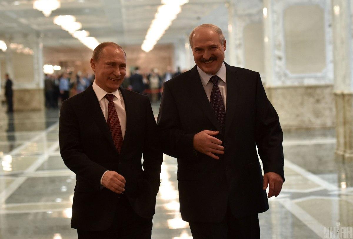 Лукашенко терміново прилетів до Путіна на тлі активізації атак по Україні