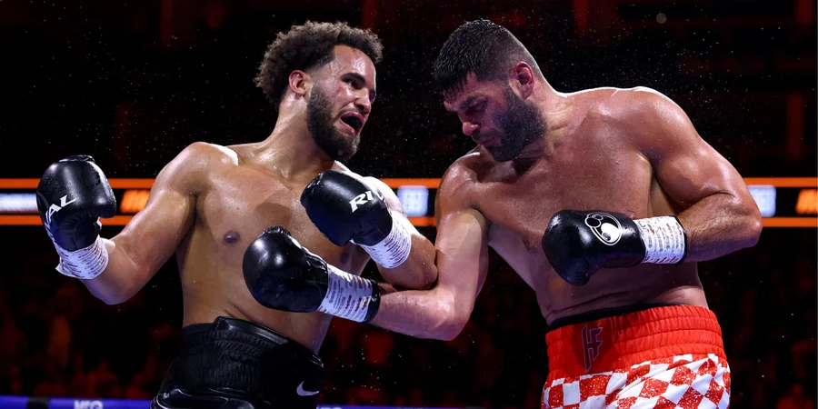 Хргович нокаутував Ітауму та виграв титул IBF у надважкій вазі