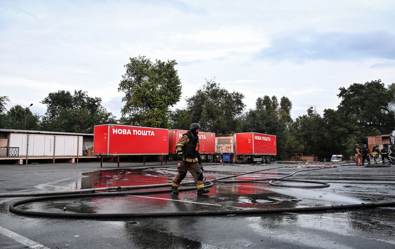 «Нова пошта» переводить відділення у формат локальних складів після ударів РФ