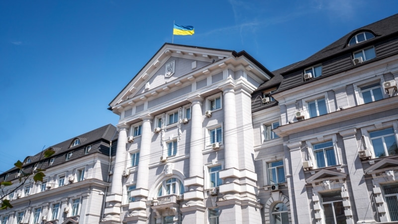 Дрон влучив у будівлю СБУ в центрі Києва: 7 поранених, Зеленський наказав підготувати відповідь
