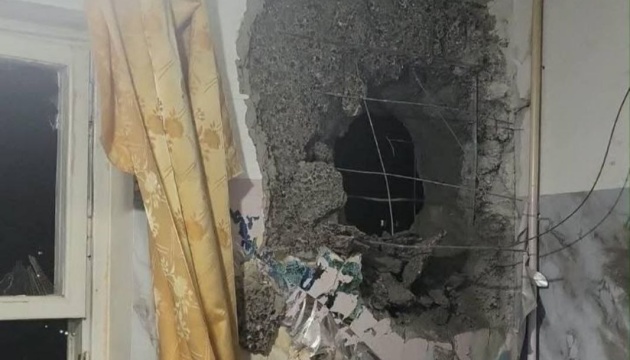 Повторний удар по Запоріжжю: дрон влучив у будинок і торговельний центр, 9 постраждалих