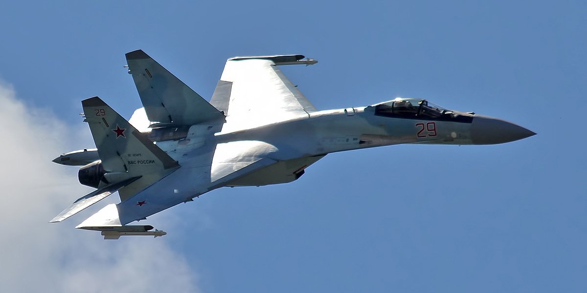 Два російські Су-35С зіткнулися у повітрі над Курщиною: обидва літаки знищені