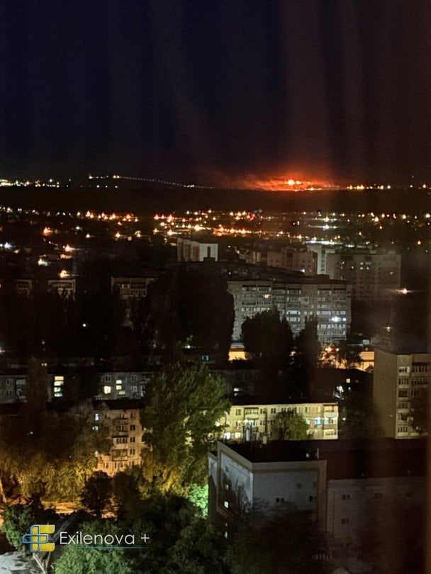 Дрони атакували найстаріший НПЗ Росії у Саратові: вибухи та пожежа