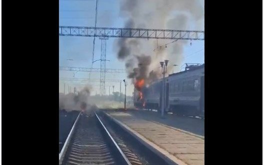 Росія атакувала поїзд Дніпро–Запоріжжя: пасажирів евакуювали, провідниця зникла безвісти
