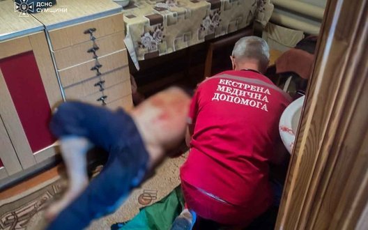 Росія вдень атакувала Суми і Харків: поранено щонайменше трьох людей, дрон вдарив по дизель-потягу