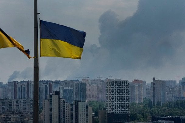 Реактивний «Шахед» влучив у 24-поверхівку в Дарницькому районі Києва