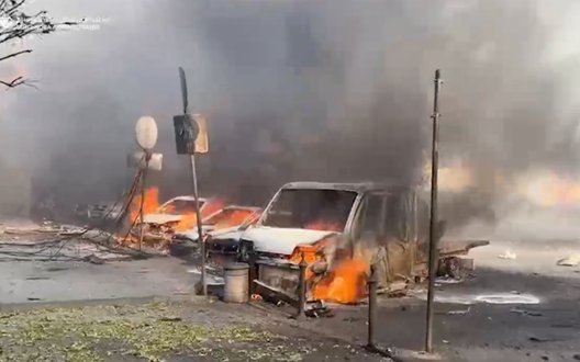 Росія вдарила по ТРЦ у Павлограді: 5 загиблих, 67 поранених