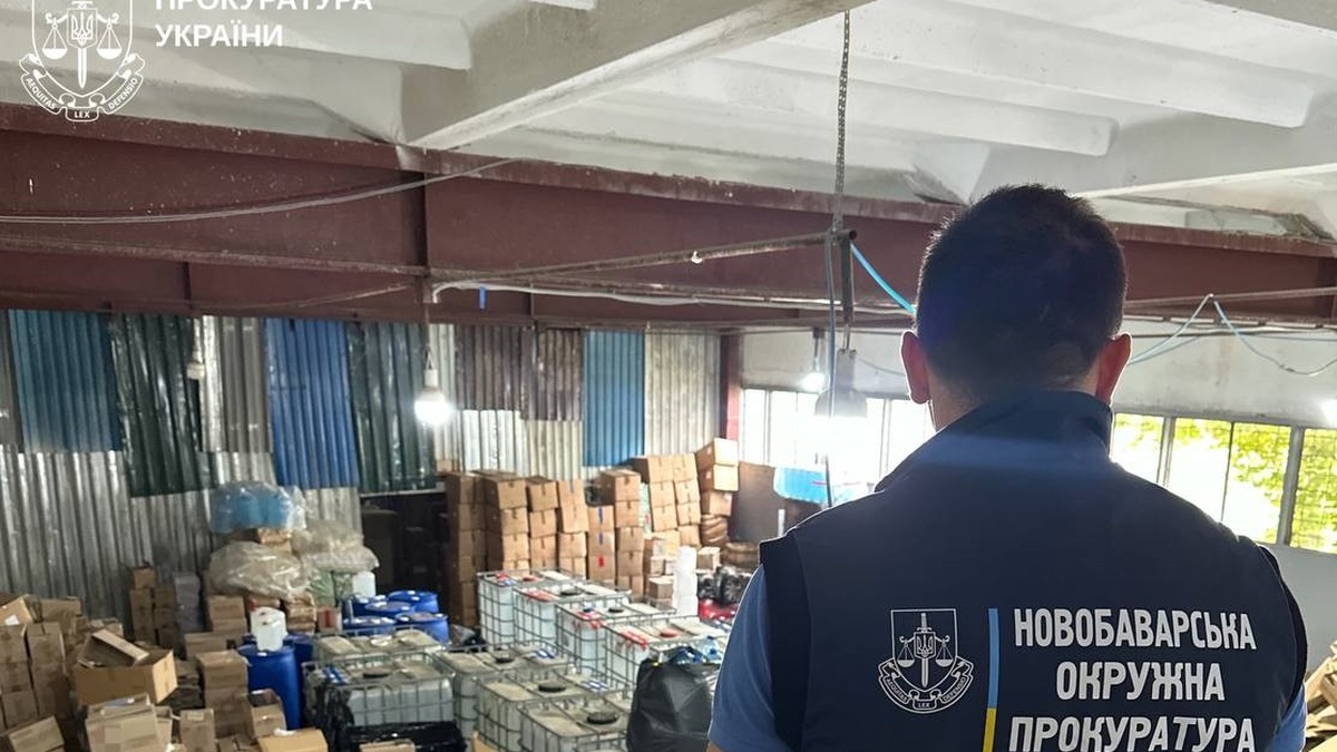 На Харківщині викрито підпільне виробництво парфумерних підробок на 235 млн грн