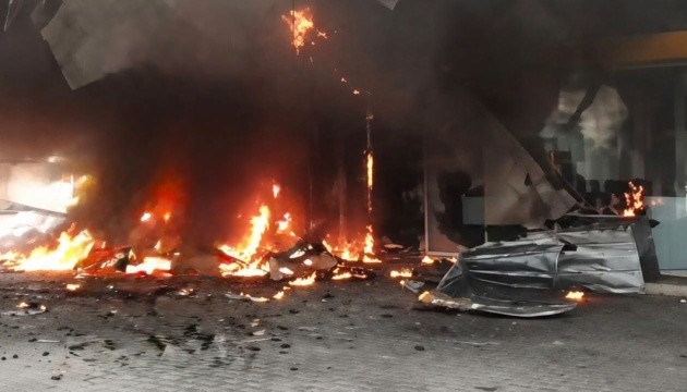 Шахед вдарив по центру Звягеля: є загиблі та поранені серед цивільних