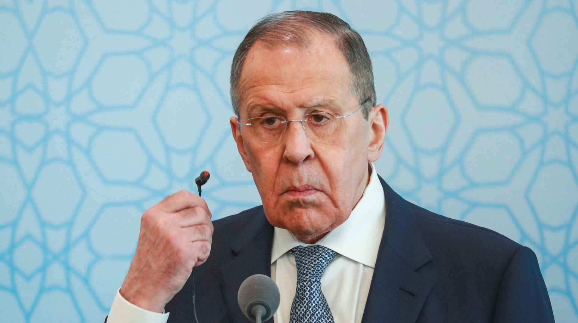 Лавров назвав запрошення Зеленського до Москви «жестом доброї волі» і відкинув припинення вогню