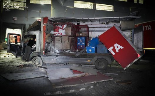 Удар по відділенню Нової пошти в Одесі: двоє поранених, знайдено тіло загиблого