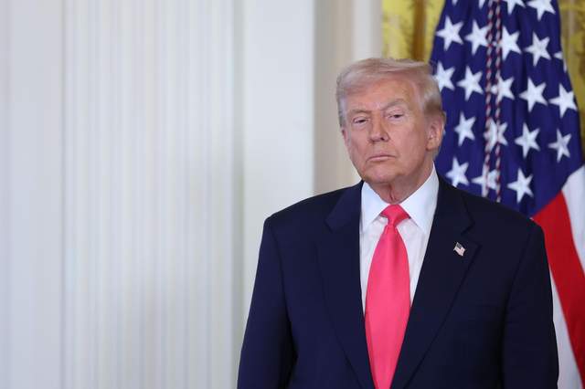 Трамп закликав Зеленського припинити удари по нафтопереробній інфраструктурі Росії