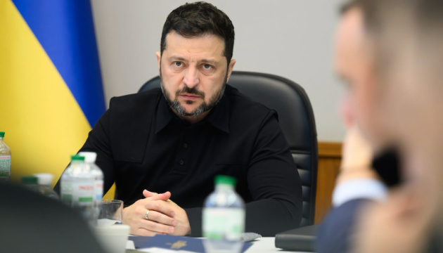 Зеленський провів Ставку: Україна посилить РЕБ та захист залізниці й АЗС від атак РФ