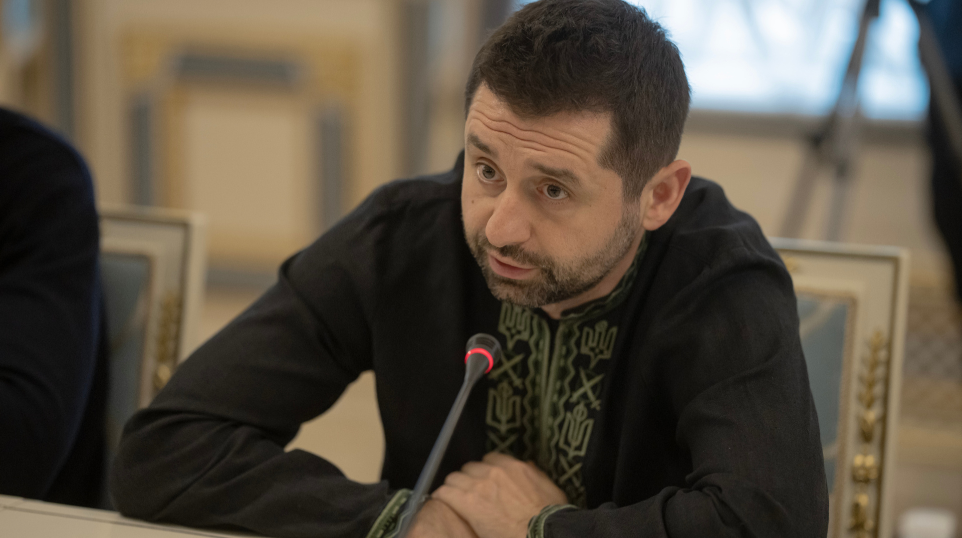 Зеленський звільнив генпрокурора Кравченка після спроби виїзду з України
