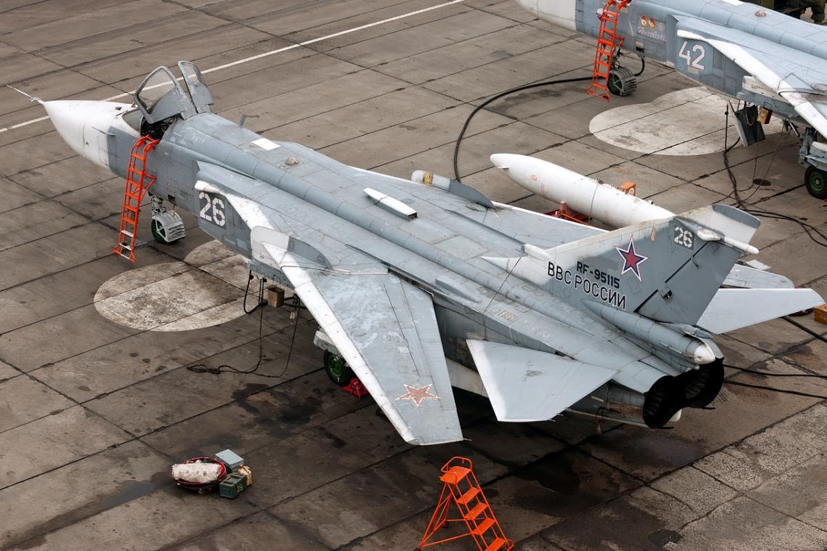 ЗСУ уразили Су-24 на аеродромі в Саках: удар по авіації у тимчасово окупованому Криму