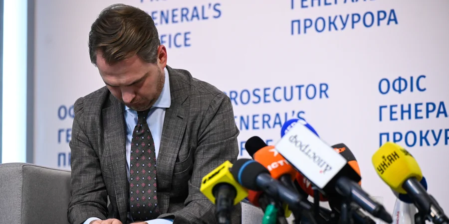 Відставка Руслана Кравченка: від наймолодшого генпрокурора до опального чиновника