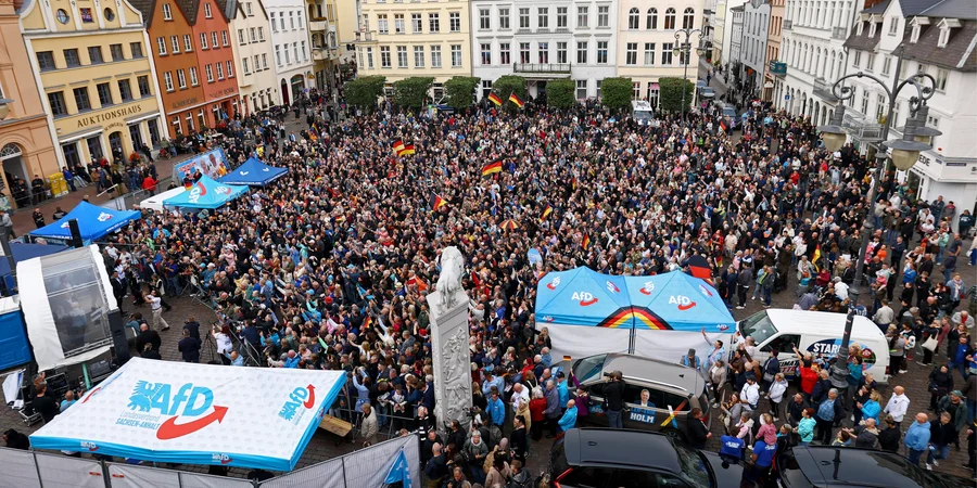 Поліція провела обшуки у співробітника AfD напередодні виборів до парламенту Берліна