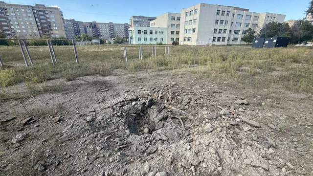 Росіяни вдарили авіабомбою по евакуаційному пункту у Краматорську